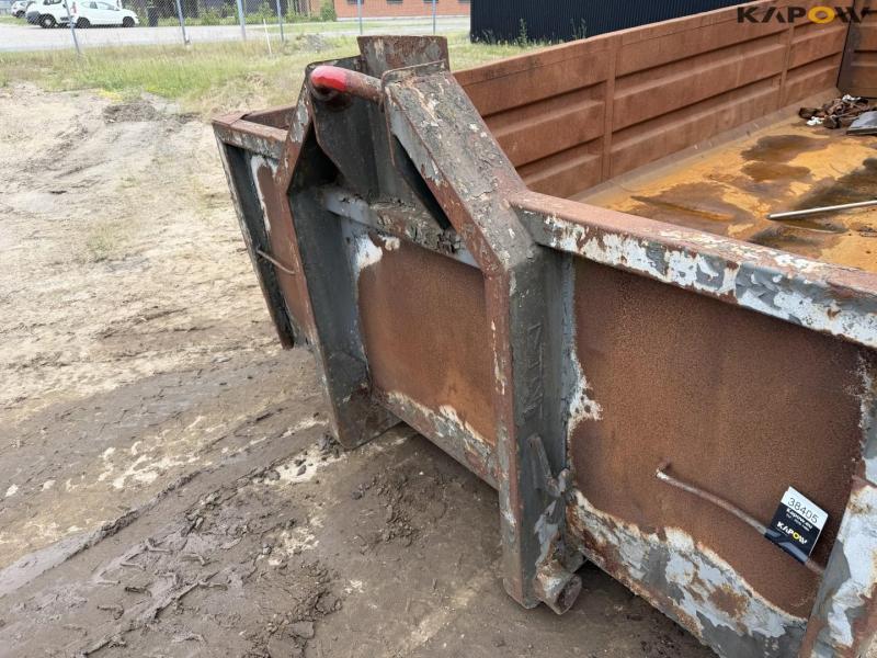 Container 9