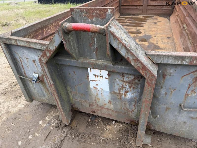 Container 10