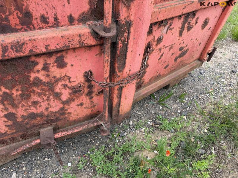 Container 8