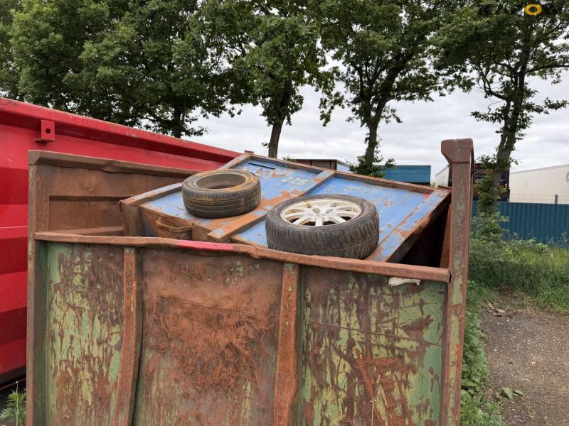 Container 13