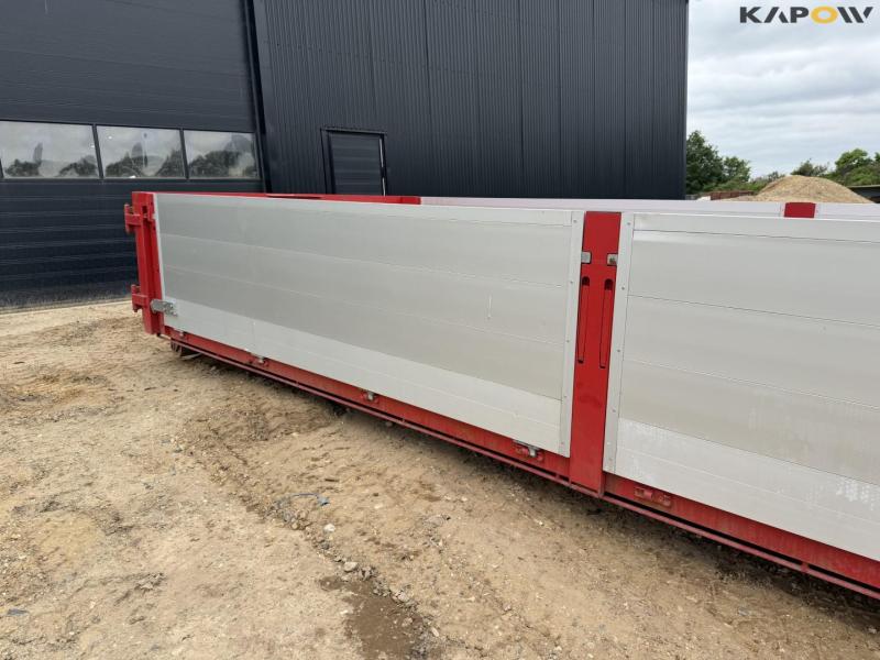 Container 13