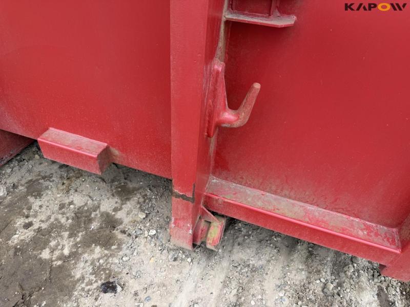 Container 26