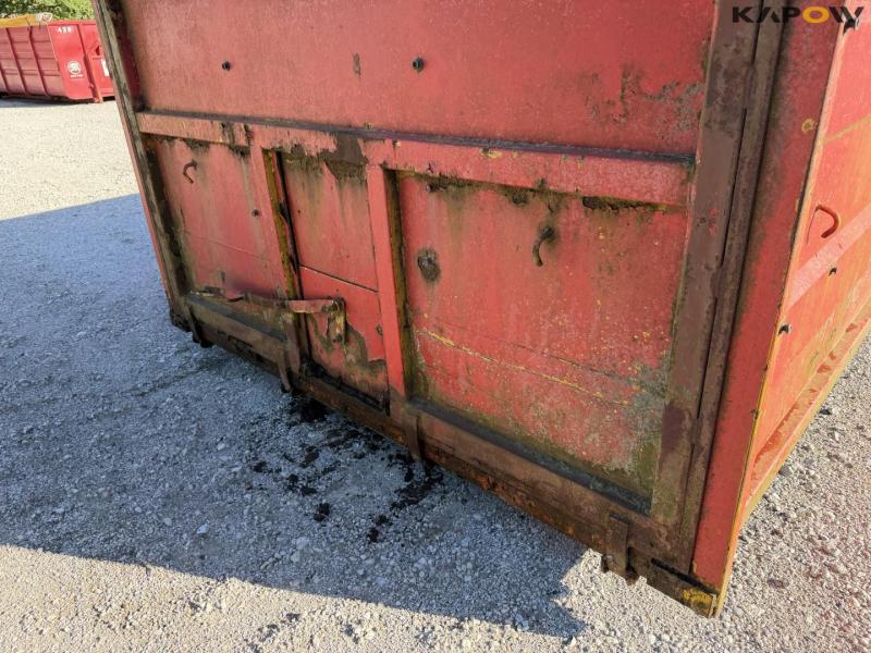 Container 18