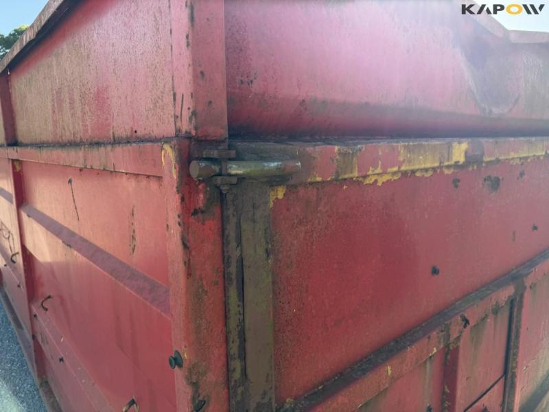 Container 20
