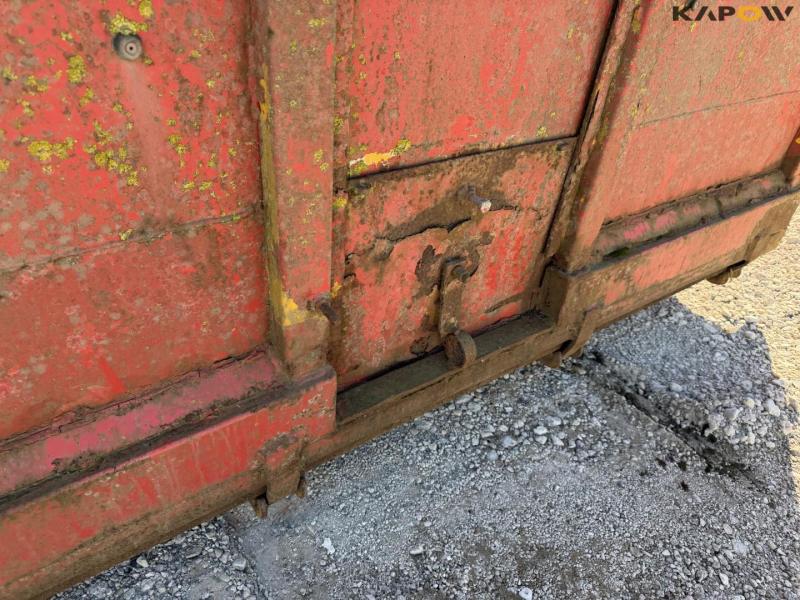 Container 22