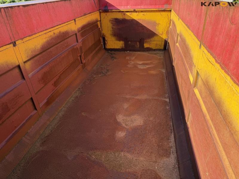 Container 21