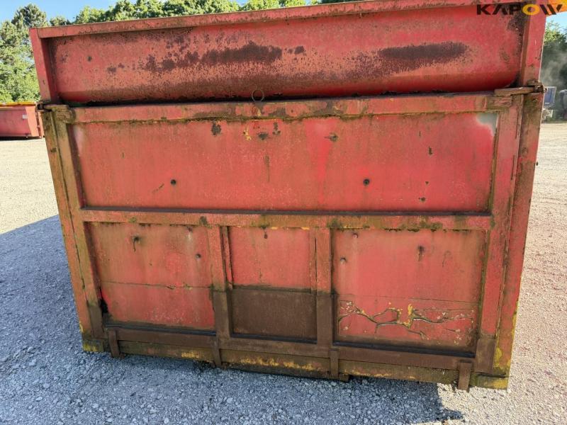 Container 17