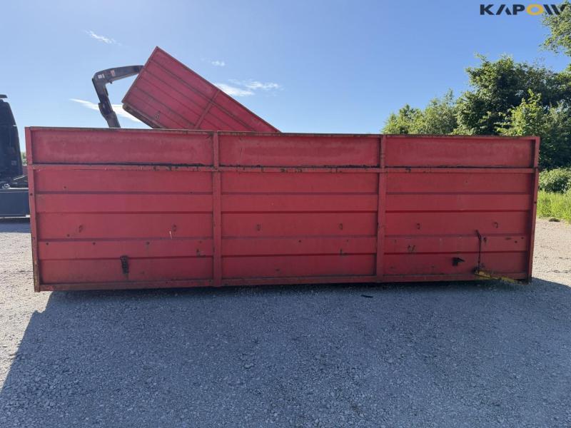 Container 8