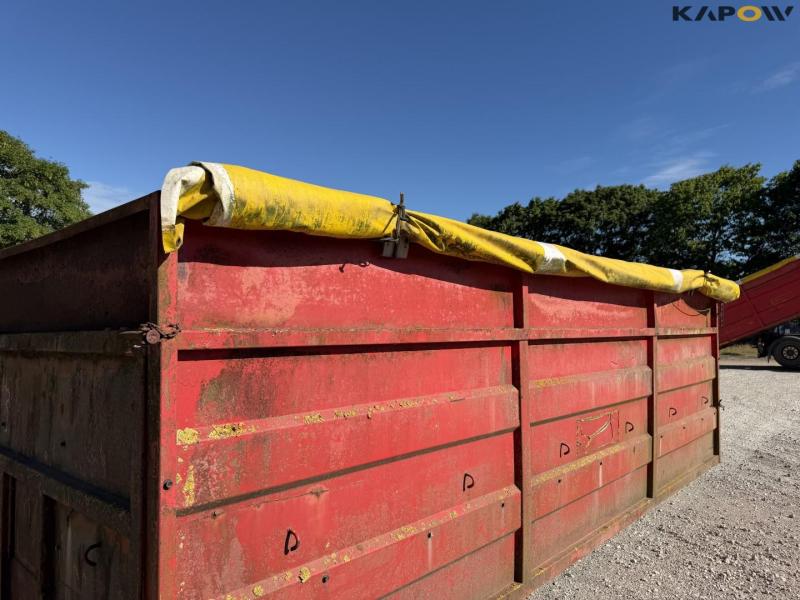 Container 16
