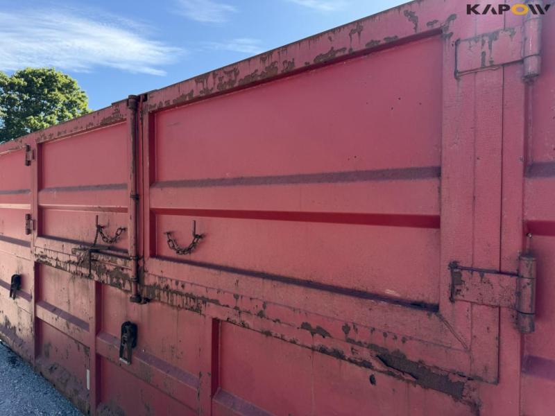 Container 20