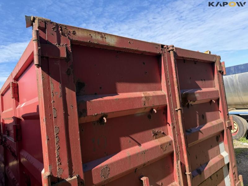 Container 10
