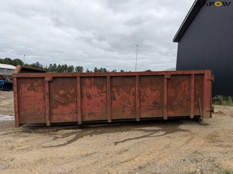 Container 8