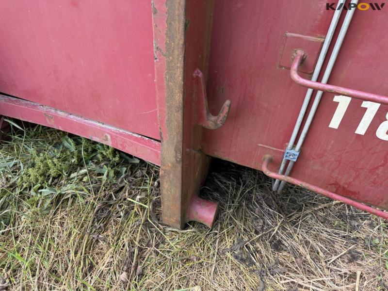 Container 13
