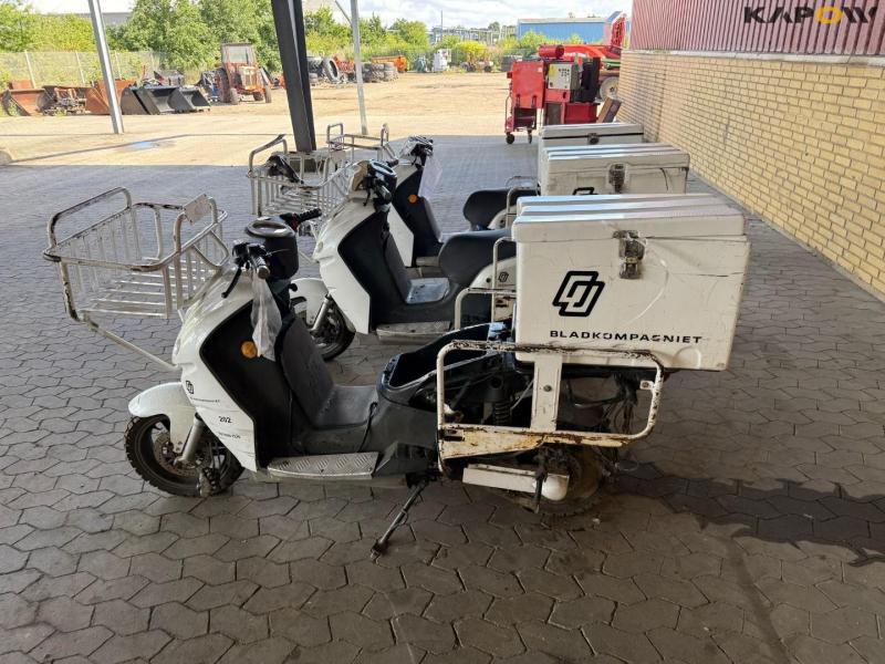 DAO 365 Elektrisk knallert med boks 9