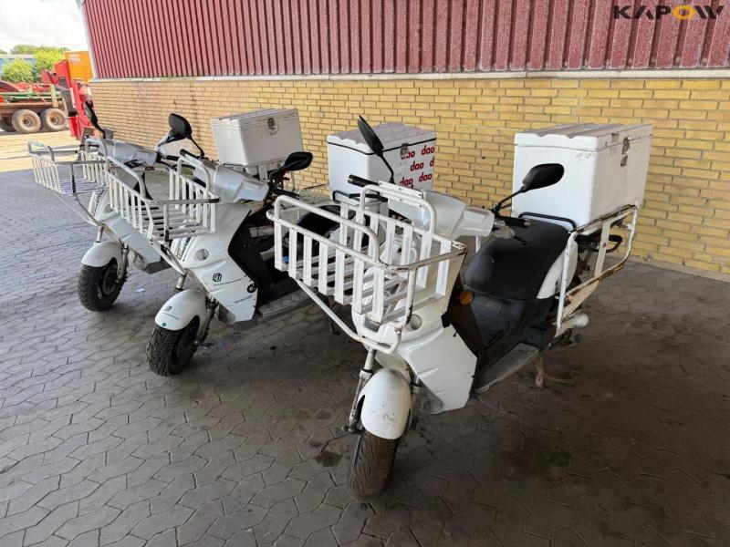 DAO 365 Elektrisk knallert med boks. 1