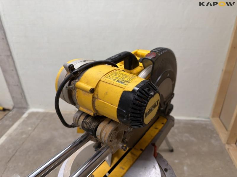 Dewalt kap/-geringssav 16