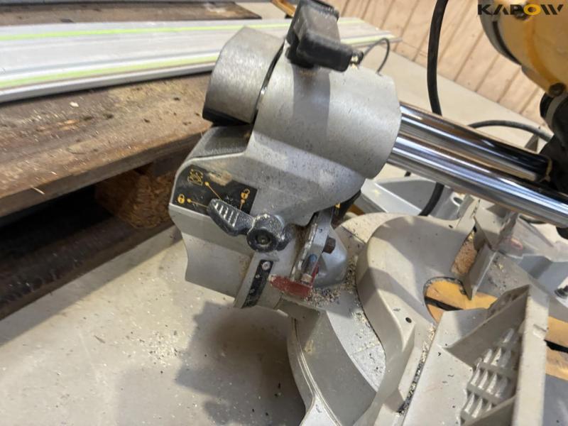 Dewalt Kap/-Geringssav 15