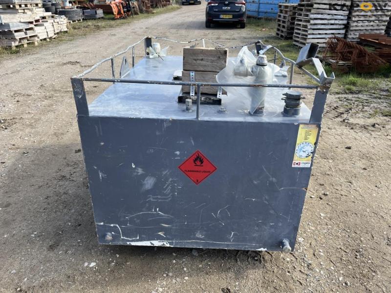 Dieseltank 1000L 6