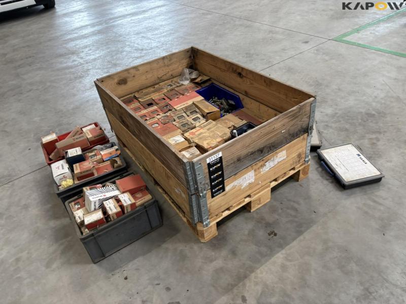 Diverse bolte, skruer og møtrikker 5