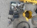 Diverse dele til New Holland mejetærsker 24