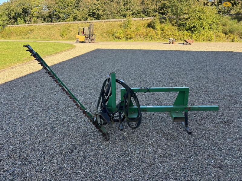 DK-TEC CHJ-F180 hækkeklipper med Euro hitch 6