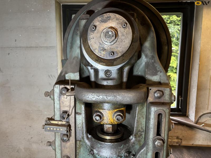 DPF KAS 32-200 presser/stanser 24