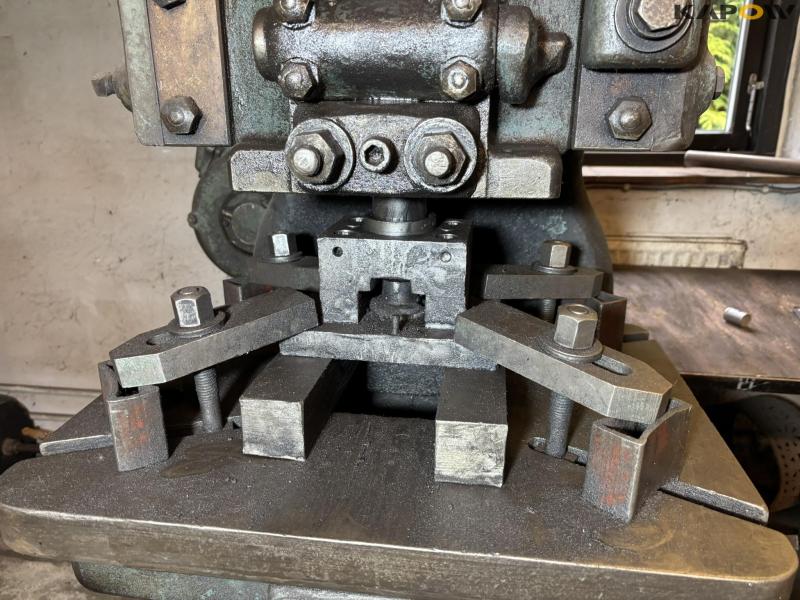 DPF KAS 32-200 presser/stanser 26