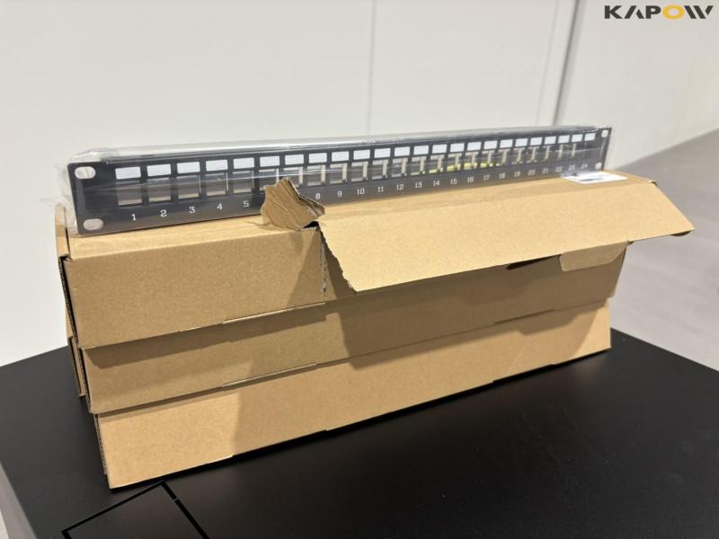 Elektronik skabe - 2stk. 8