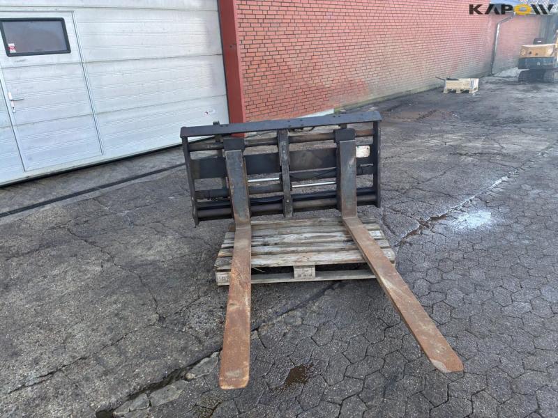 ELM HGS4015 pallegafler med Volvo hurtig hitch 3