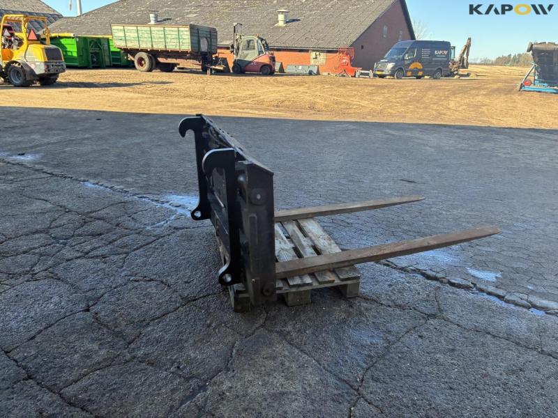 ELM HGS4015 pallegafler med Volvo hurtig hitch 6