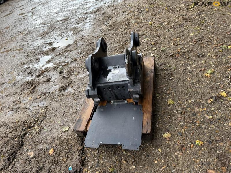 Engcon RF S80-CAT hurtig hitch 8