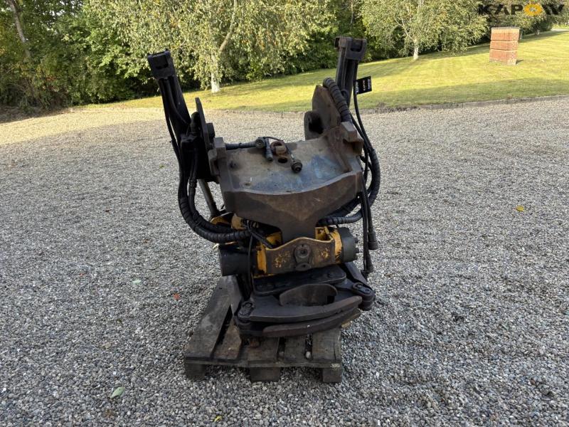 Engcon rotortilt med CW40 hitch 4