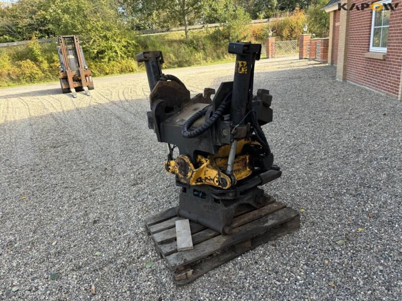 Engcon rotortilt med CW40 hitch 7