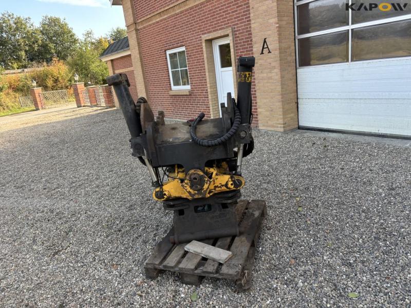 Engcon rotortilt med CW40 hitch 8