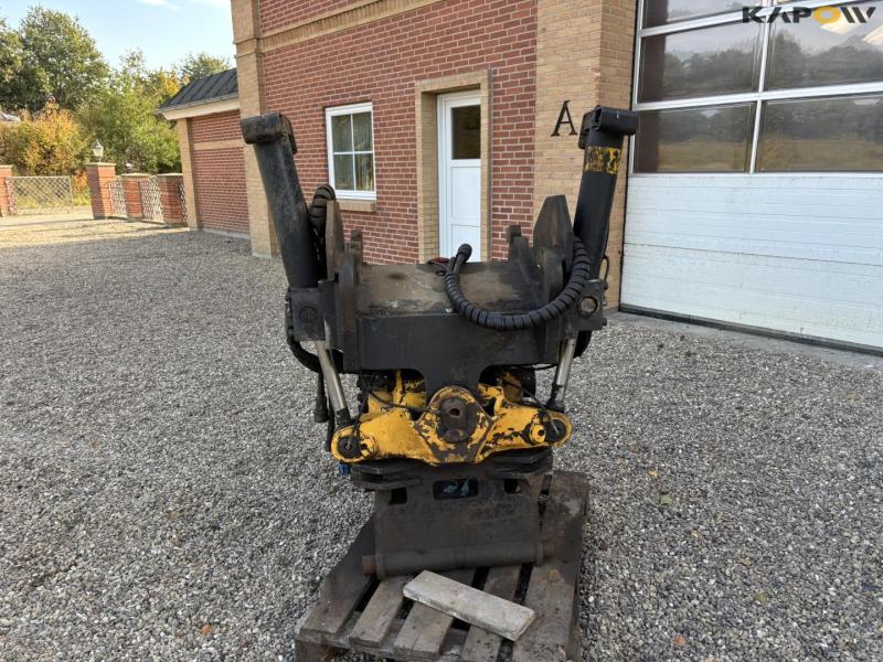 Engcon rotortilt med CW40 hitch 9