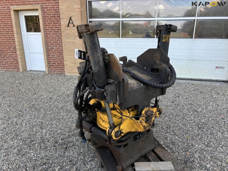 Engcon rotortilt med CW40 hitch 10