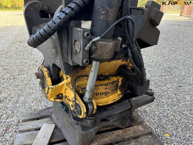 Engcon rotortilt med CW40 hitch 12