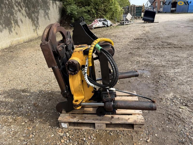 Engcon rototilt 4