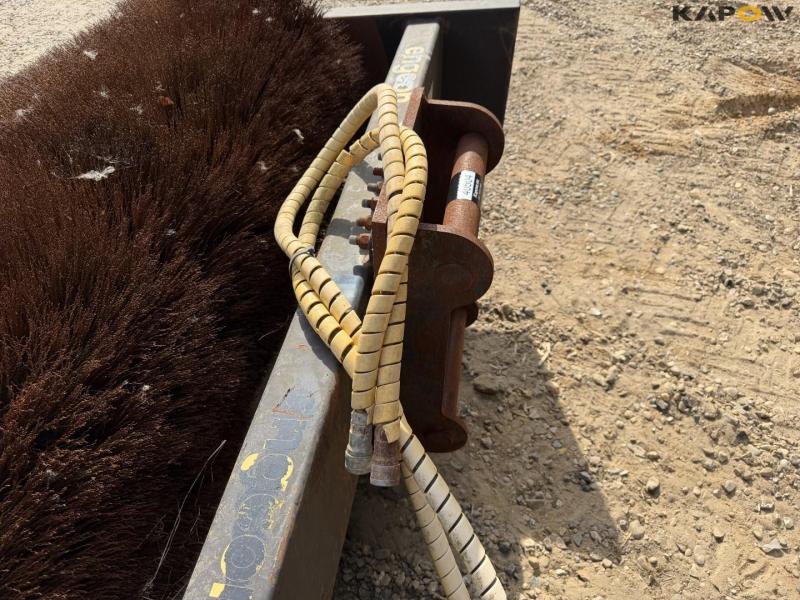Engcon stålbørste med S60 hitch 9