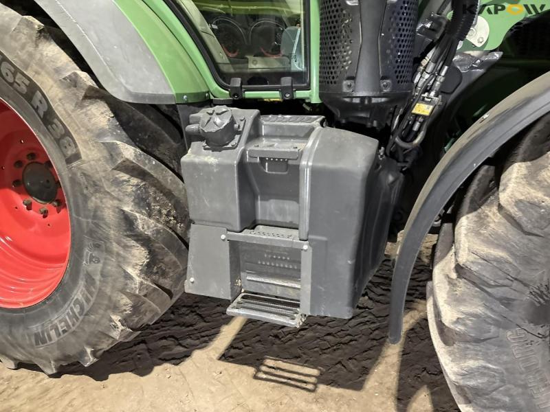 Fendt 516 Vario traktor med frontlæsser 32