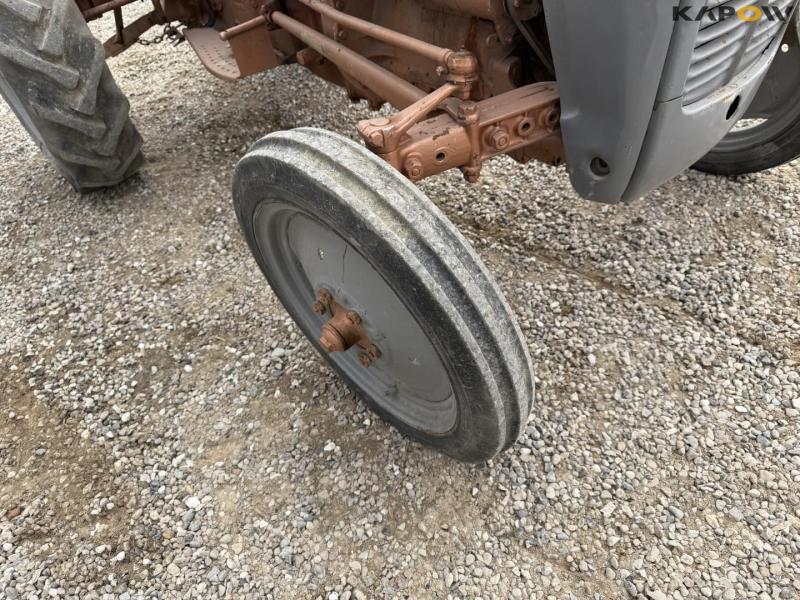 Ferguson 35 traktor 22