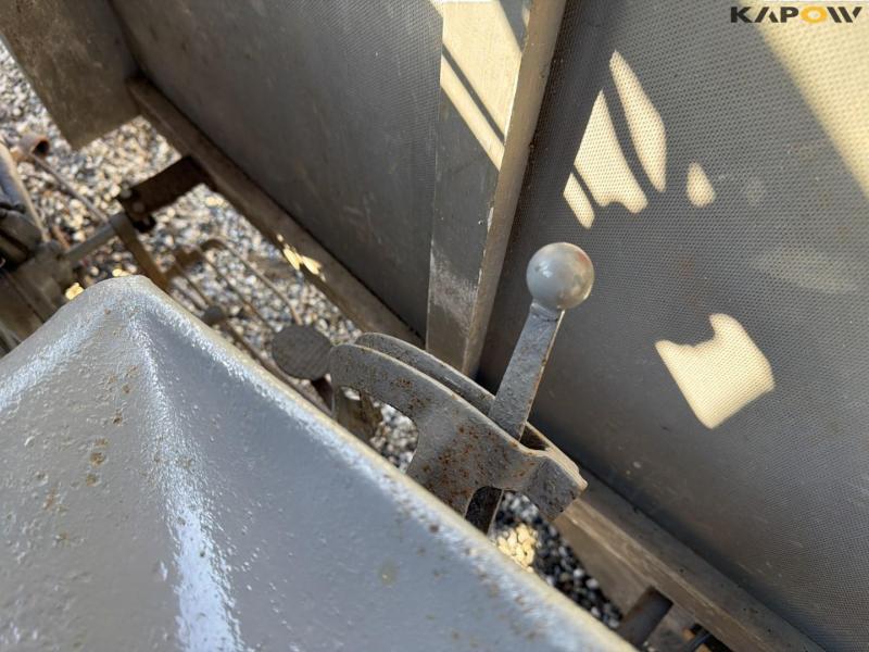 Ferguson TEA20 traktor med kost 20