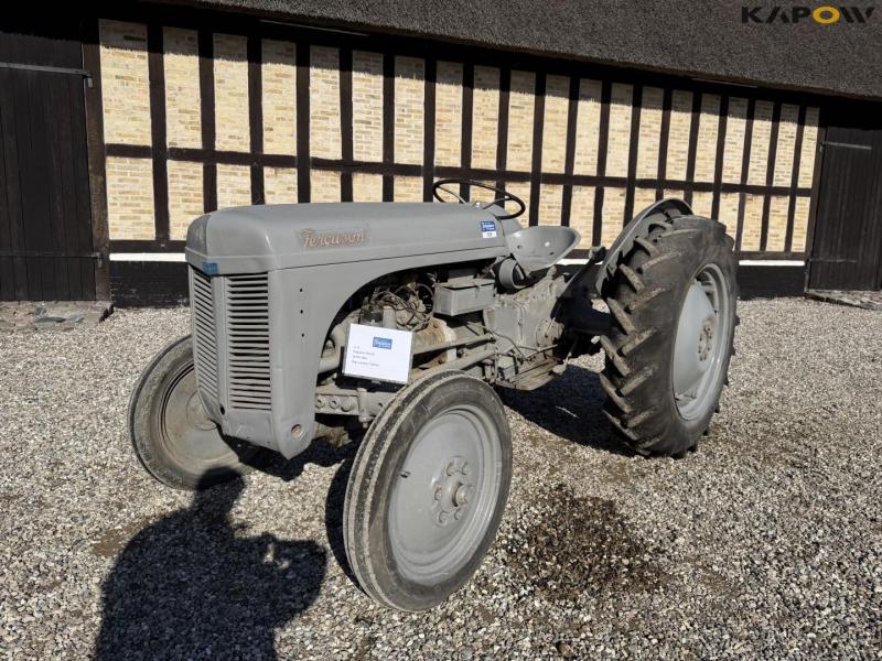 Ferguson TEA20 traktor 1