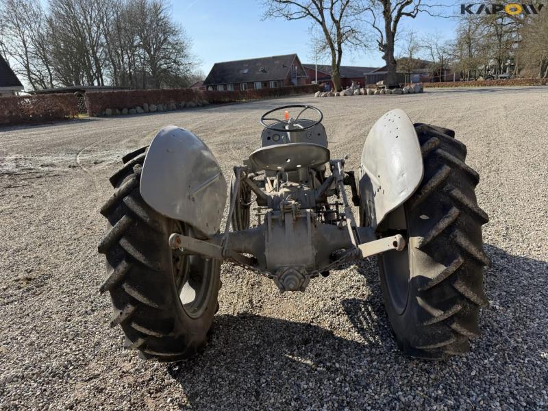 Ferguson TEA20 traktor 6