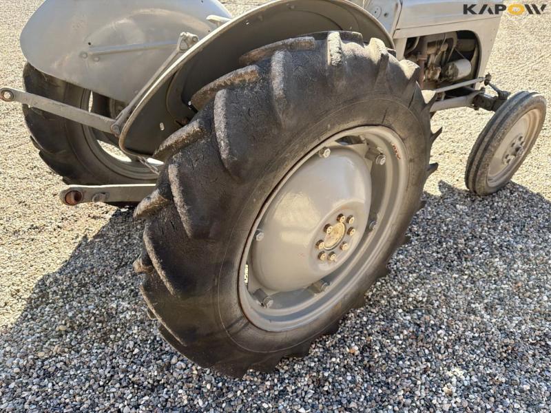 Ferguson TEA20 traktor 35