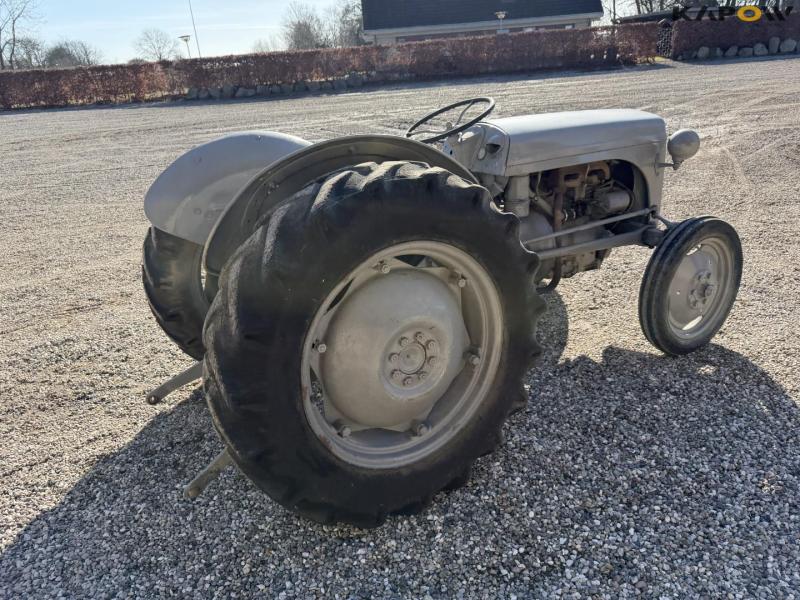 Ferguson TEA20 traktor 5