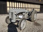 Ferguson TEA20 traktor 1