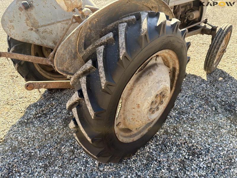 Ferguson TEA20 traktor 34