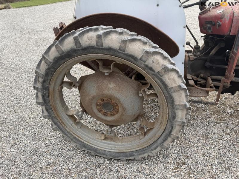 Ferguson 35 traktor 32