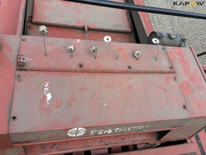 Fiatagi Hesston 4900 bigballepresser med ballevogn 29